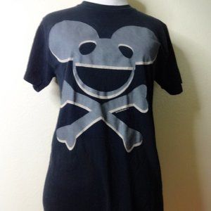 Deadmau5 Silver Skull Crossbones Graphic Tee (M)